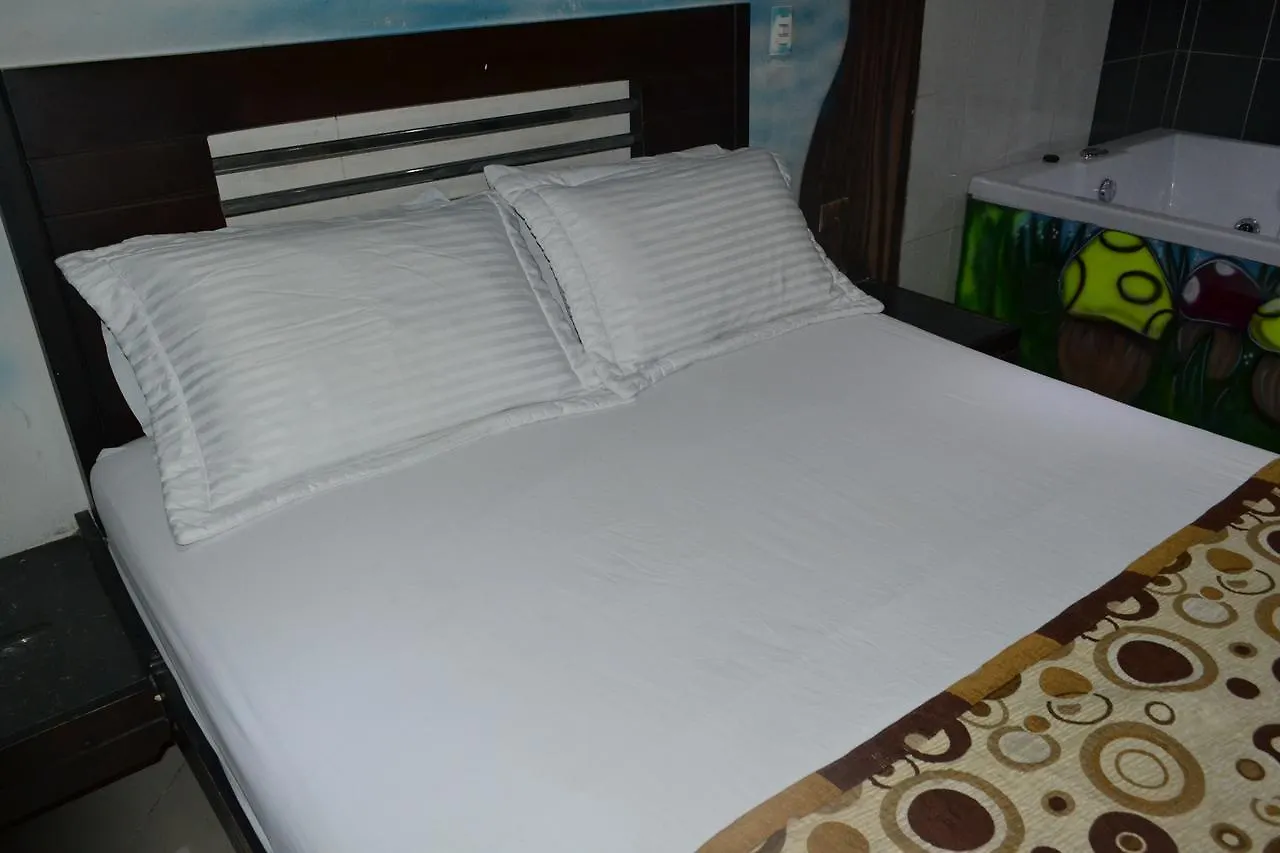 Punto Uno Suites Medellín 3*,  Colombia