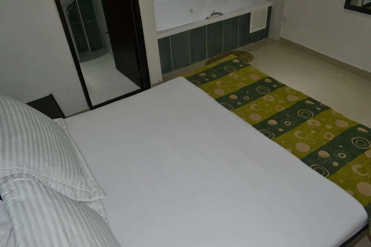 Punto Uno Suites Medellin 3*,